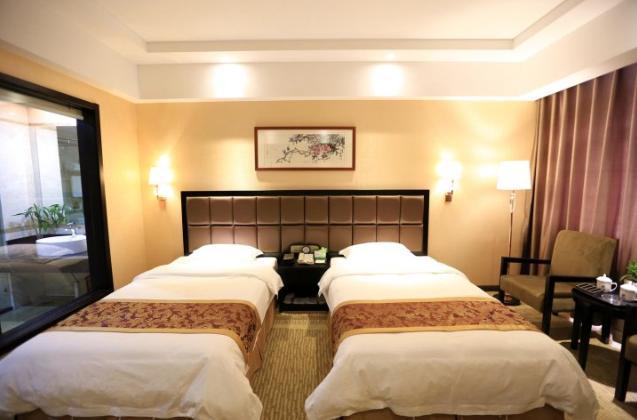 Jinan Yue Ming Xuan Hotel Жинан Екстериор снимка