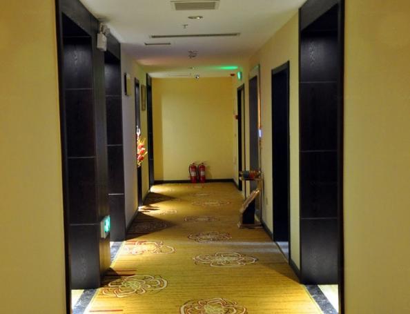 Jinan Yue Ming Xuan Hotel Жинан Екстериор снимка